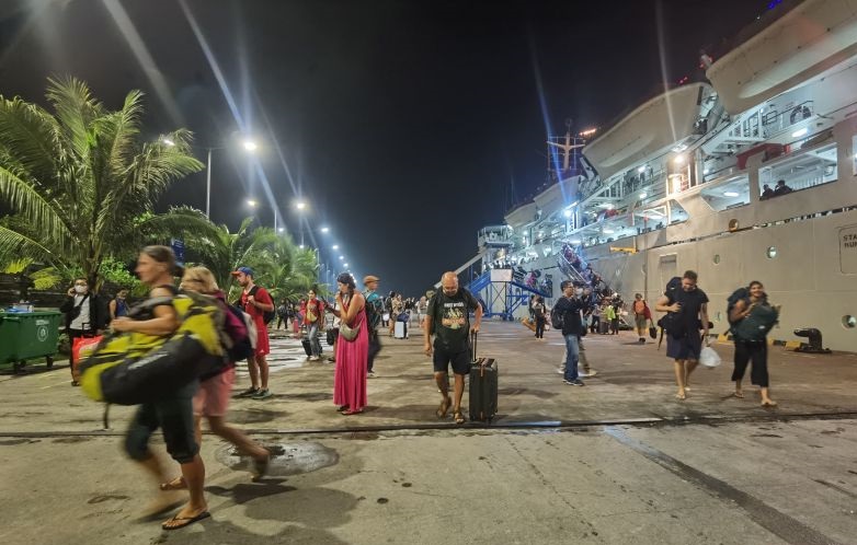 1.012 penumpang terdampak erupsi Lewotobi tiba di Pelabuhan Benoa Bali 1.012 penumpang terdampak erupsi Lewotobi tiba di Pelabuhan Benoa Bali