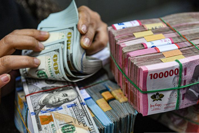 Rupiah Senin turun 10 poin menjadi Rp15.885 per dolar AS Rupiah Senin turun 10 poin menjadi Rp15.885 per dolar AS