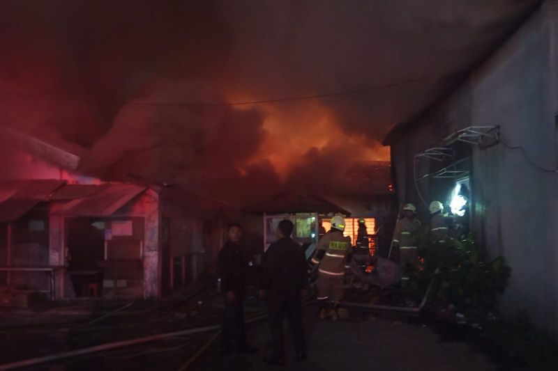 Kebakaran di Gedung Kopegmar diduga akibat arus pendek