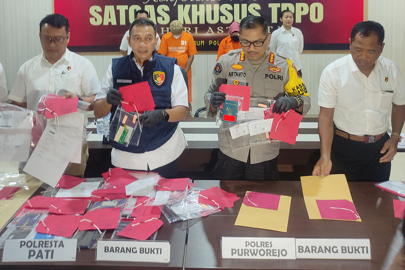 Polda Jateng bongkar sindikat perdagangan orang, 29 pelaku ditangkap Polda Jateng bongkar sindikat perdagangan orang, 29 pelaku ditangkap