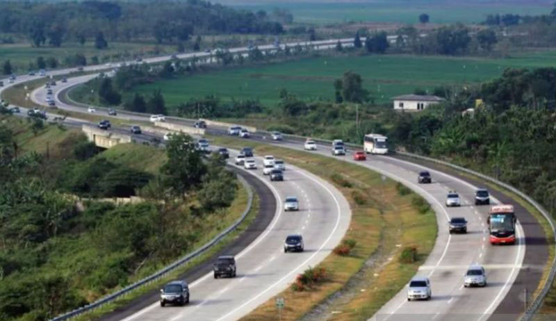 Berkendara aman dan nyaman di Tol Cipali Berkendara aman dan nyaman di Tol Cipali