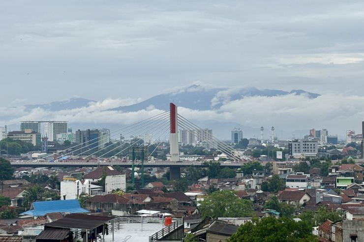 Cuaca sebagian besar wilayah diprakirakan hujan ringan pada Hari Pahlawan Cuaca sebagian besar wilayah diprakirakan hujan ringan pada Hari Pahlawan