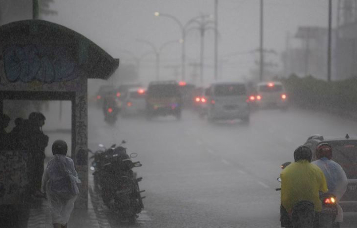 Cuaca di sebagian besar daerah hujan ringan pada Rabu Cuaca di sebagian besar daerah hujan ringan pada Rabu