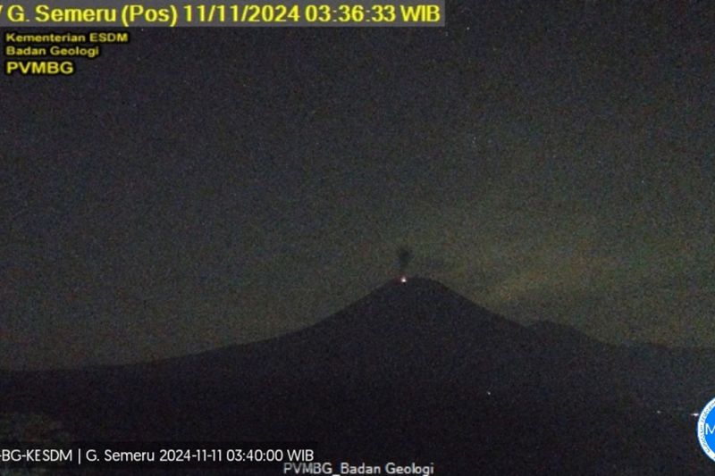 Gunung Semeru kembali erupsi dengan letusan setinggi 1 km Gunung Semeru kembali erupsi dengan letusan setinggi 1 km