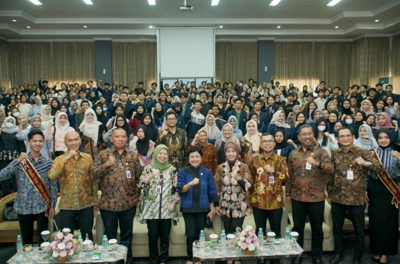 Ketua Dewan Audit OJK buka program OJK Mengajar Ketua Dewan Audit OJK buka program OJK Mengajar