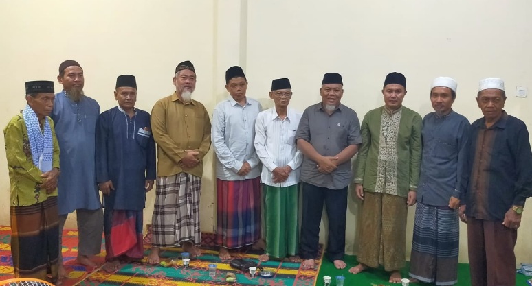 Cabup Langkat Iskandar silaturahmi bersama kiai kampung di Karang Gading Cabup Langkat Iskandar silaturahmi bersama kiai kampung di Karang Gading