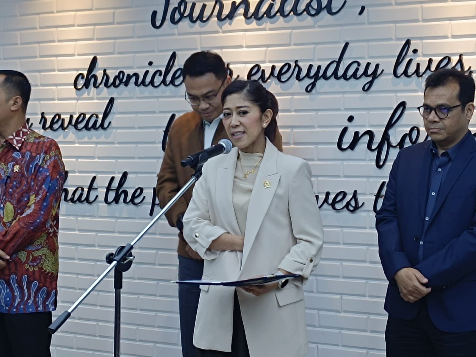Pakar : SIM Card ilegal hulu problem siber termasuk judol