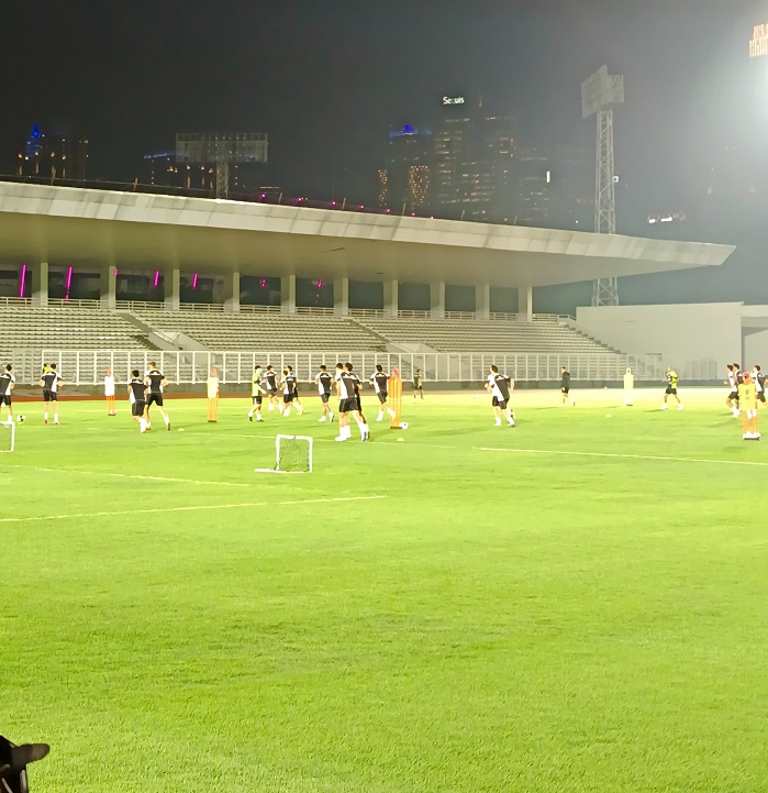 Timnas Indonesia melakukan latihan perdana di stadion Madya Jakarta Pusat Timnas Indonesia melakukan latihan perdana di stadion Madya Jakarta Pusat