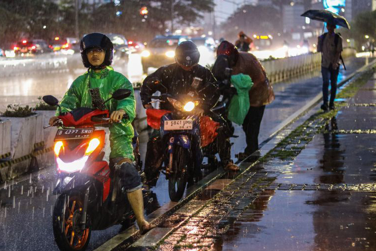 Jakarta diperkirakan hujan pada Rabu pagi hingga sore Jakarta diperkirakan hujan pada Rabu pagi hingga sore