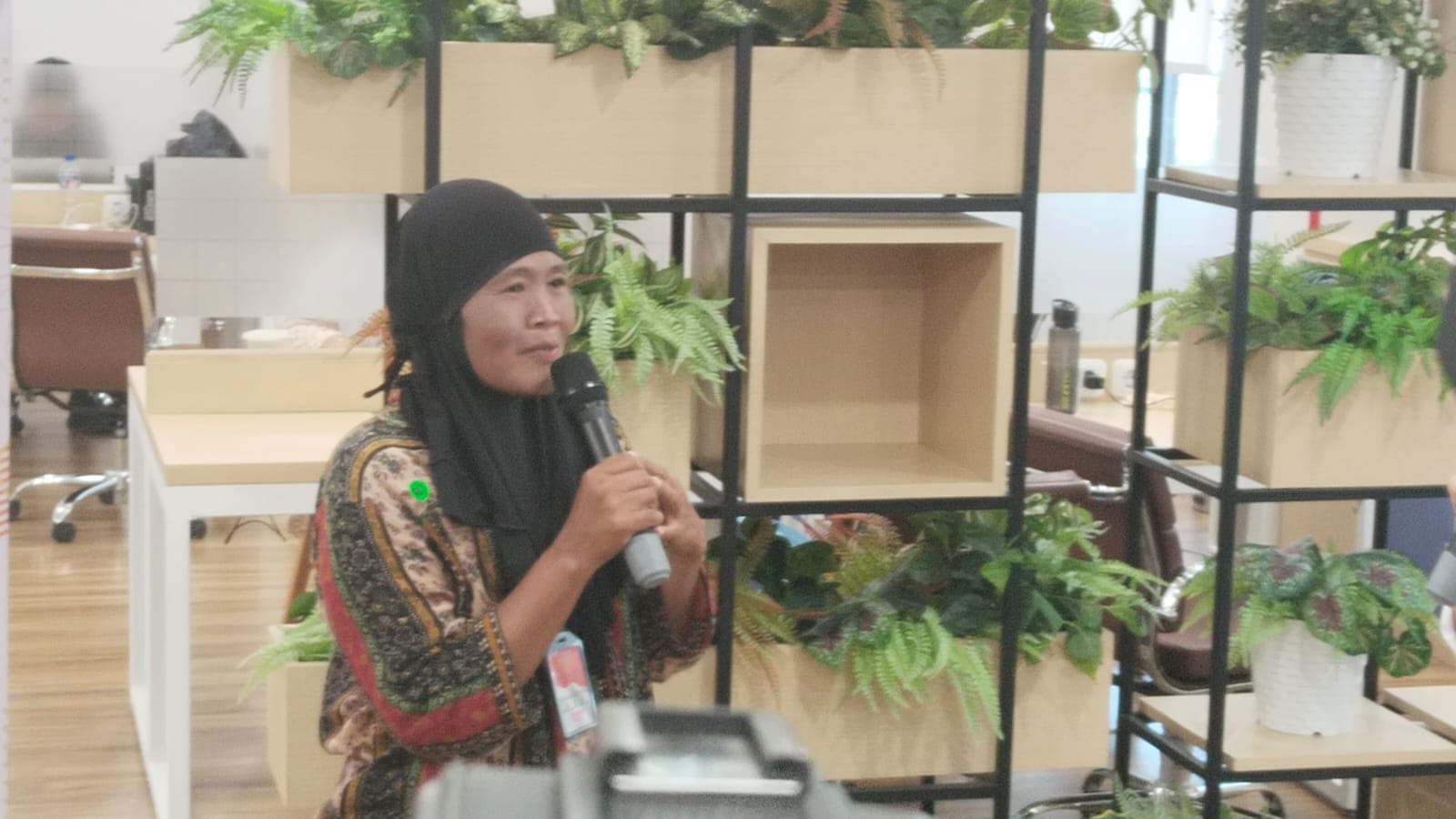 Wapres serahkan bantuan kepada pelapor Lapor Mas Wapres Wapres serahkan bantuan kepada pelapor Lapor Mas Wapres
