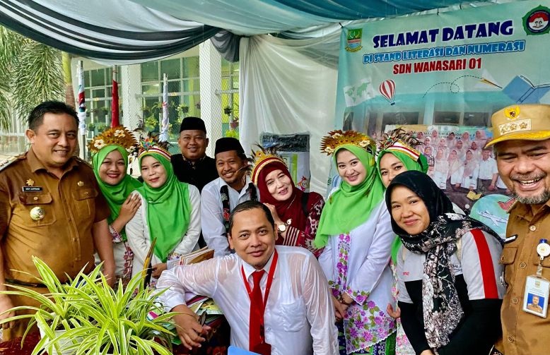 SDN Wanasari 01 Bekasi meraih penghargaan Kementerian Pendidikan SDN Wanasari 01 Bekasi meraih penghargaan Kementerian Pendidikan