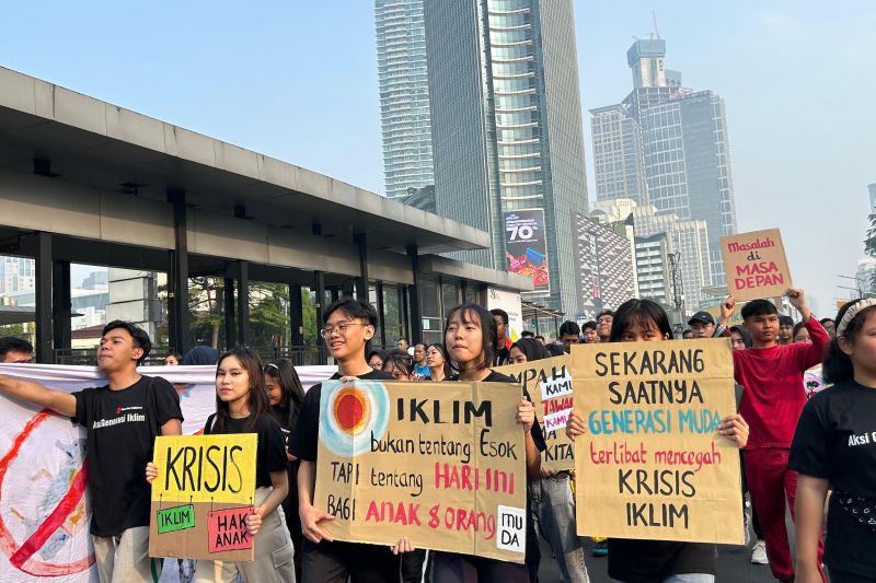 Ratusan anak dan orang tua kampanyekan Peduli Iklim Bebas DBD Ratusan anak dan orang tua kampanyekan Peduli Iklim Bebas DBD