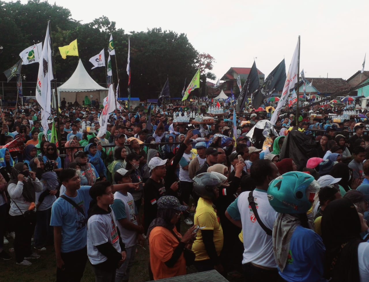 Diguyur hujan deras, ribuan warga hadiri kampanye Hartopo-Mawahib Diguyur hujan deras, ribuan warga hadiri kampanye Hartopo-Mawahib