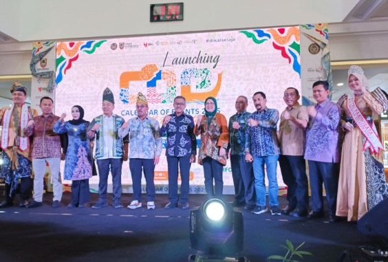 Kalsel launching Calendar Of Event 2025 di Batam Kalsel launching Calendar Of Event 2025 di Batam