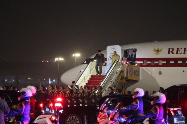 Presiden Prabowo tiba di Beijing untuk kunjungan kenegaraan perdana Presiden Prabowo tiba di Beijing untuk kunjungan kenegaraan perdana