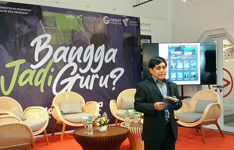 IDEAS sebut 74 persen guru honorer masih digaji di bawah UMK IDEAS sebut 74 persen guru honorer masih digaji di bawah UMK