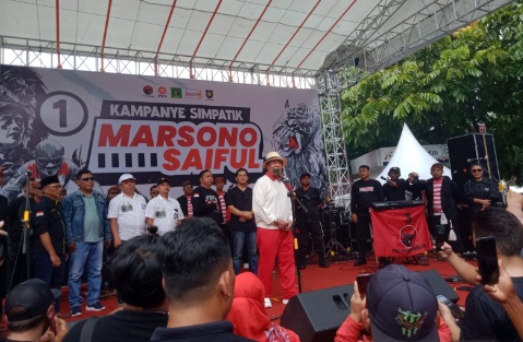 Simpatisan Marsono-Saifulhaq padati ruas jalan gelar kampanye simpatik Simpatisan Marsono-Saifulhaq padati ruas jalan gelar kampanye simpatik