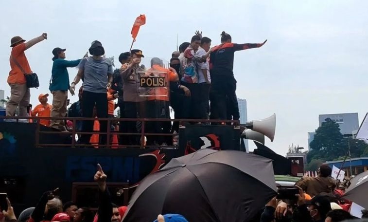 Polisi kerahkan 1.270 personel amankan aksi buruh di Patung Kuda Polisi kerahkan 1.270 personel amankan aksi buruh di Patung Kuda
