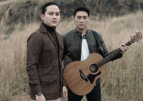 Rizky Irmansyah dan Ifan Seventeen tampilkan Prabowo di video clip lagu Pernah di Sana Rizky Irmansyah dan Ifan Seventeen tampilkan Prabowo di video clip lagu Pernah di Sana