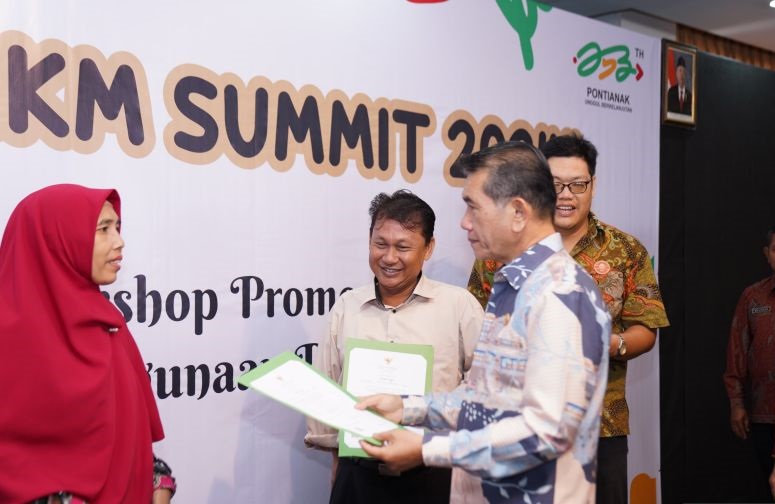 Pemkot Pontianak minta UMKM gunakan bahan baku dari dalam negeri Pemkot Pontianak minta UMKM gunakan bahan baku dari dalam negeri
