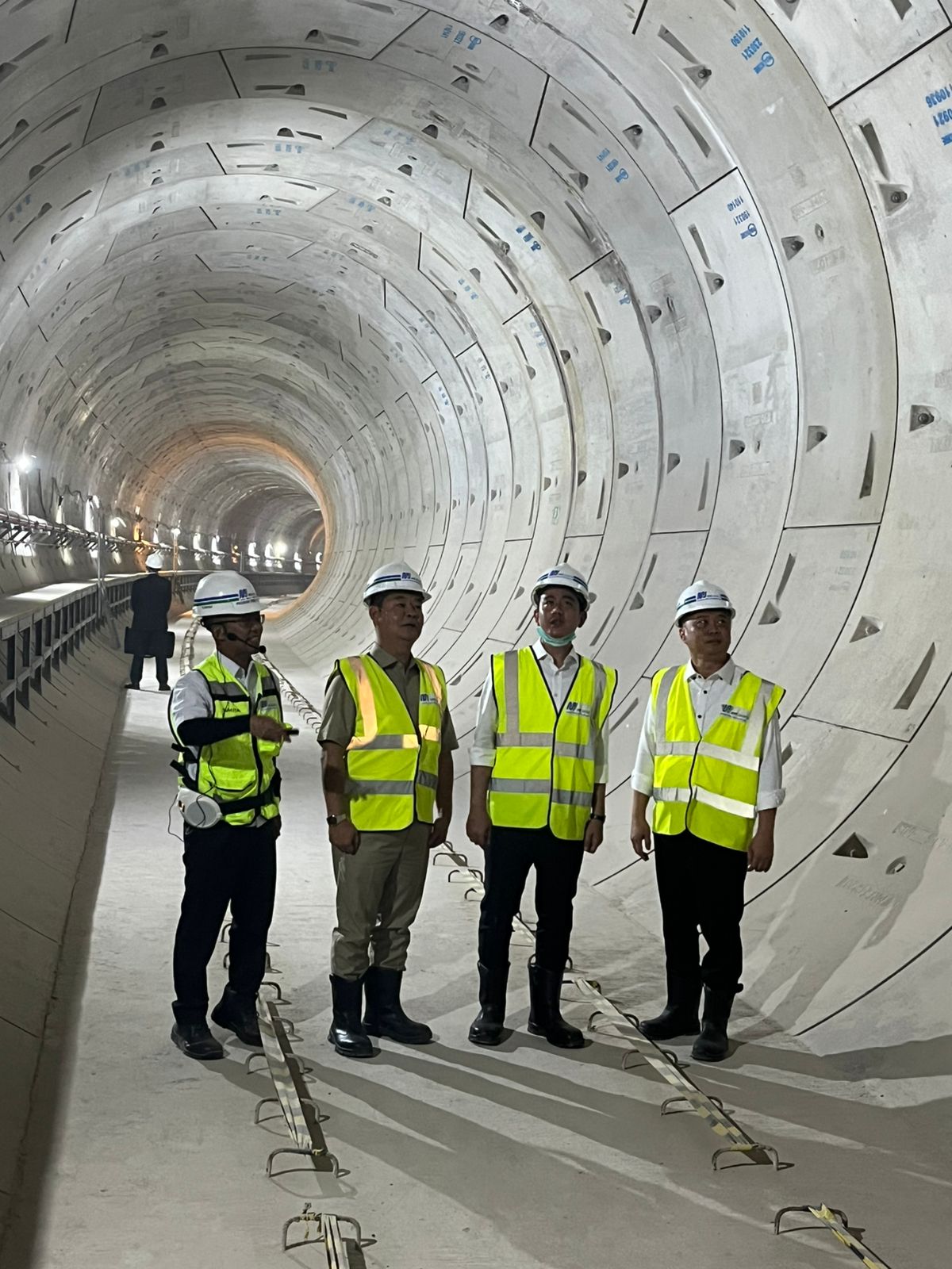 Wapres Gibran blusukan ke proyek MRT fase 2 Wapres Gibran blusukan ke proyek MRT fase 2