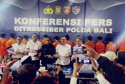 Ditressiber Polda Bali amankan tersangka kasus dugaan kejahatan siber Ditressiber Polda Bali amankan tersangka kasus dugaan kejahatan siber
