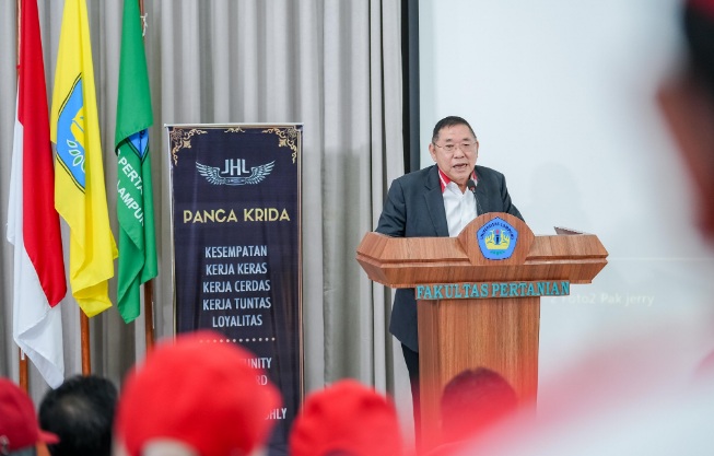 Fokus cetak 1.000 sarjana, founder JHL Group sisihkan Rp20 per kelapa Fokus cetak 1.000 sarjana, founder JHL Group sisihkan Rp20 per kelapa