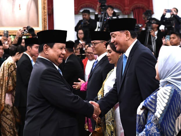 Sjafrie Sjamsoeddin dilantik sebagai Menteri Pertahanan RI Sjafrie Sjamsoeddin dilantik sebagai Menteri Pertahanan RI