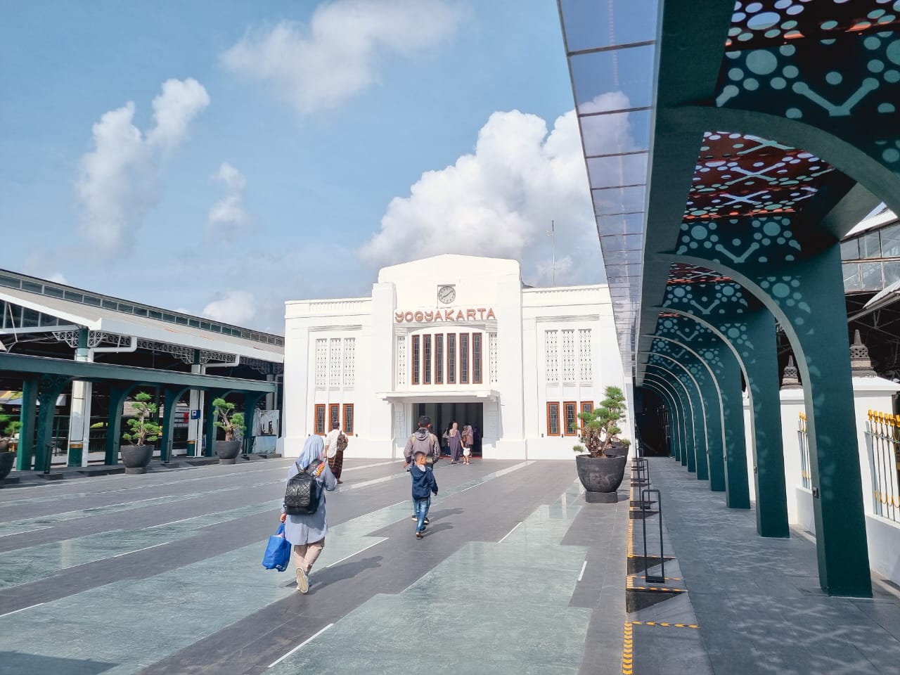 Proyek beautifikasi Stasiun Yogyakarta, pelestarian heritage dan sentuhan modern Proyek beautifikasi Stasiun Yogyakarta, pelestarian heritage dan sentuhan modern