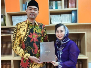Voice of Istiqlal terima donasi 253 kitab klasik dari Tiongkok Voice of Istiqlal terima donasi 253 kitab klasik dari Tiongkok