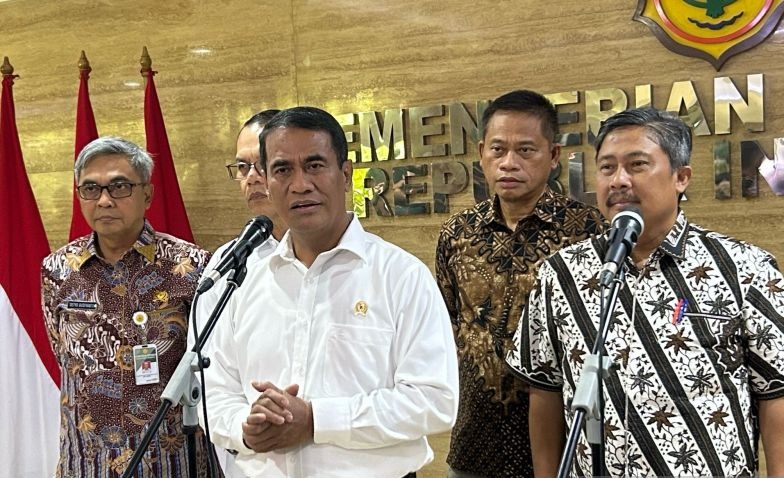 Mentan peringati pegawai untuk tidak tergoda dengan komisi dari proyek Mentan peringati pegawai untuk tidak tergoda dengan komisi dari proyek