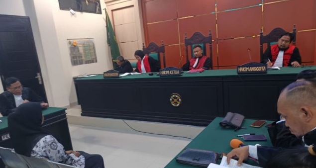 Hakim tunda sidang Supriyani karena beda pendapat JPU dan penasihat Hakim tunda sidang Supriyani karena beda pendapat JPU dan penasihat