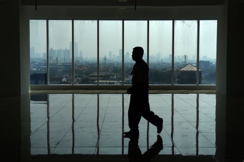 Udara Jakarta tidak sehat bagi kelompok sensitif pada Jumat pagi