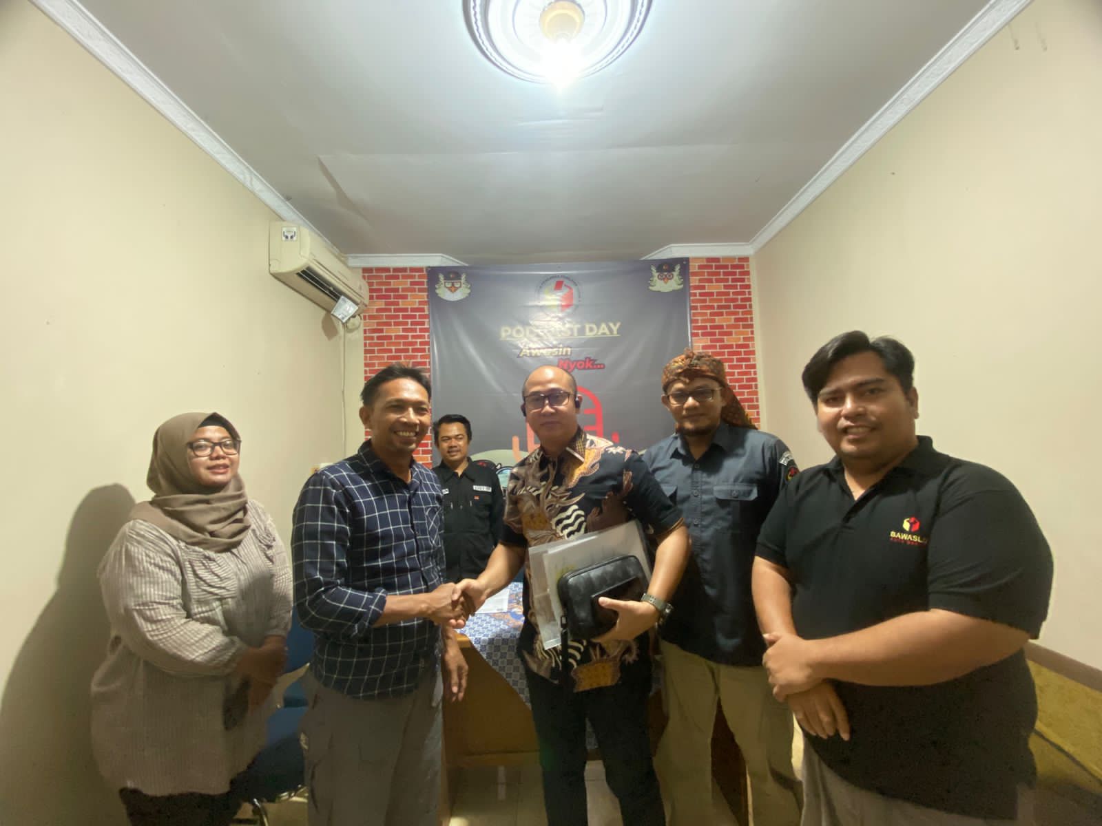 Panwascam Bekasi Utara damaikan sengketa APK Panwascam Bekasi Utara damaikan sengketa APK