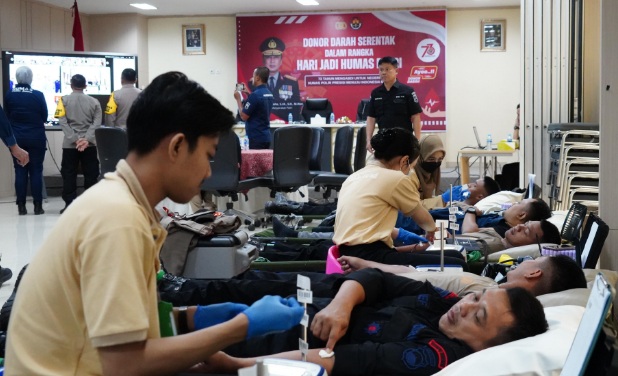 Polda Jateng targetkan 3.400 kantong dalam aksi donor darah Polda Jateng targetkan 3.400 kantong dalam aksi donor darah
