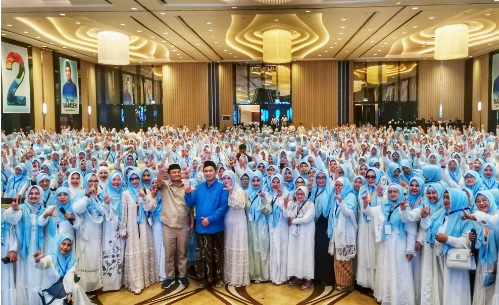 Ahmad Luthfi-Gus Yasin terima dukungan ratusan ribu Bu Nyai dan Nawaning Lugas Ahmad Luthfi-Gus Yasin terima dukungan ratusan ribu Bu Nyai dan Nawaning Lugas