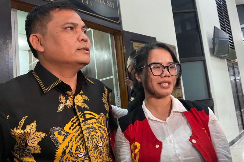 Siskaeee dan pemeran lain di kasus film porno divonis setahun penjara Siskaeee dan pemeran lain di kasus film porno divonis setahun penjara