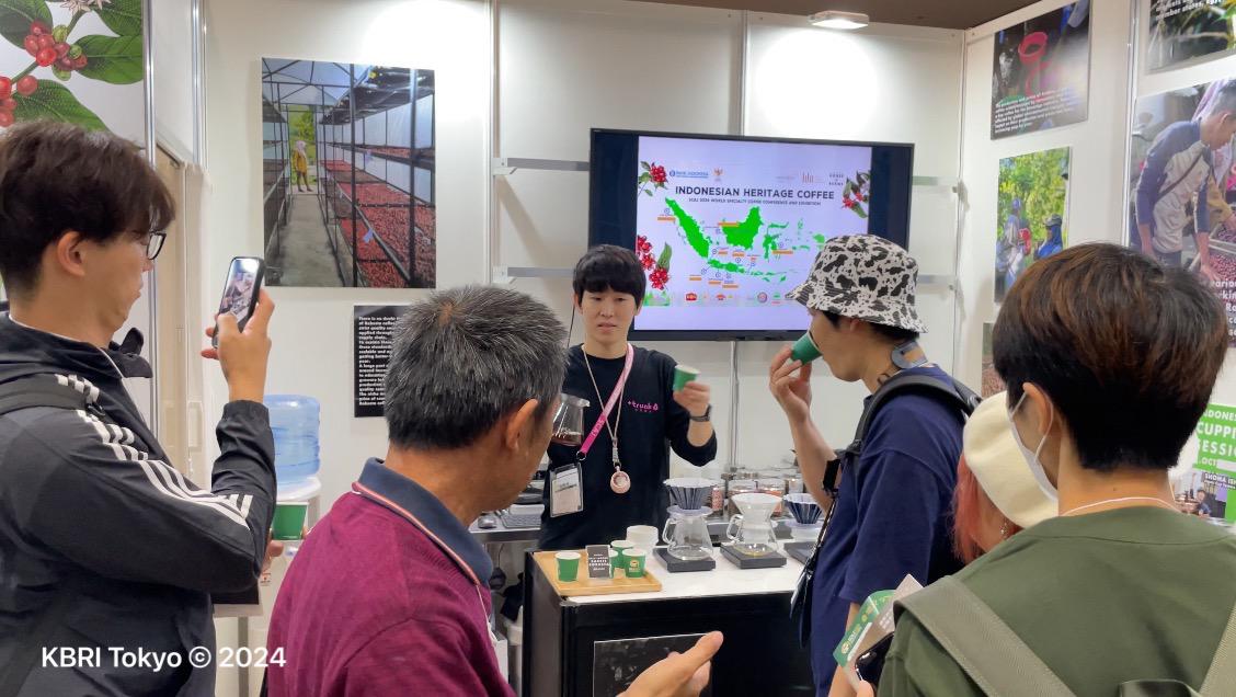 Warga Jepang padati paviliun Indonesian Heritage Coffee dalam WSCCE Tokyo 2024Â Warga Jepang padati paviliun Indonesian Heritage Coffee dalam WSCCE Tokyo 2024Â