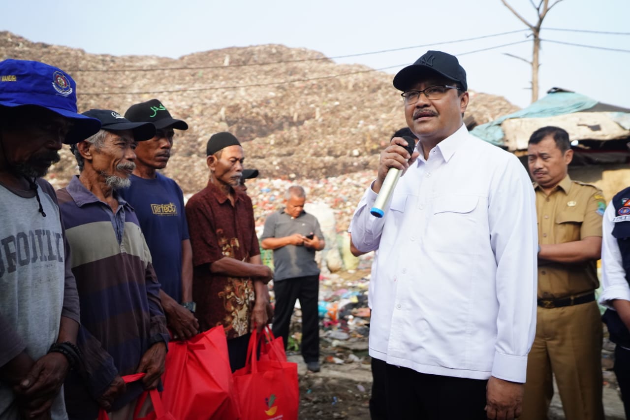 Mensos bantu Rp650 miliar untuk warga Bantar Gebang Mensos bantu Rp650 miliar untuk warga Bantar Gebang