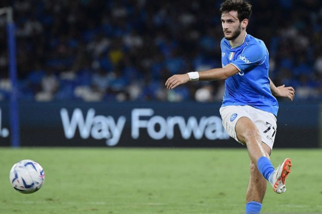 Napoli perbesar keunggulan di puncak klasemen setelah taklukkan Milan Napoli perbesar keunggulan di puncak klasemen setelah taklukkan Milan