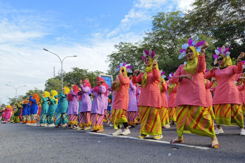 Penari jepin hari jadi Pontianak pecahkan rekor MURI Penari jepin hari jadi Pontianak pecahkan rekor MURI