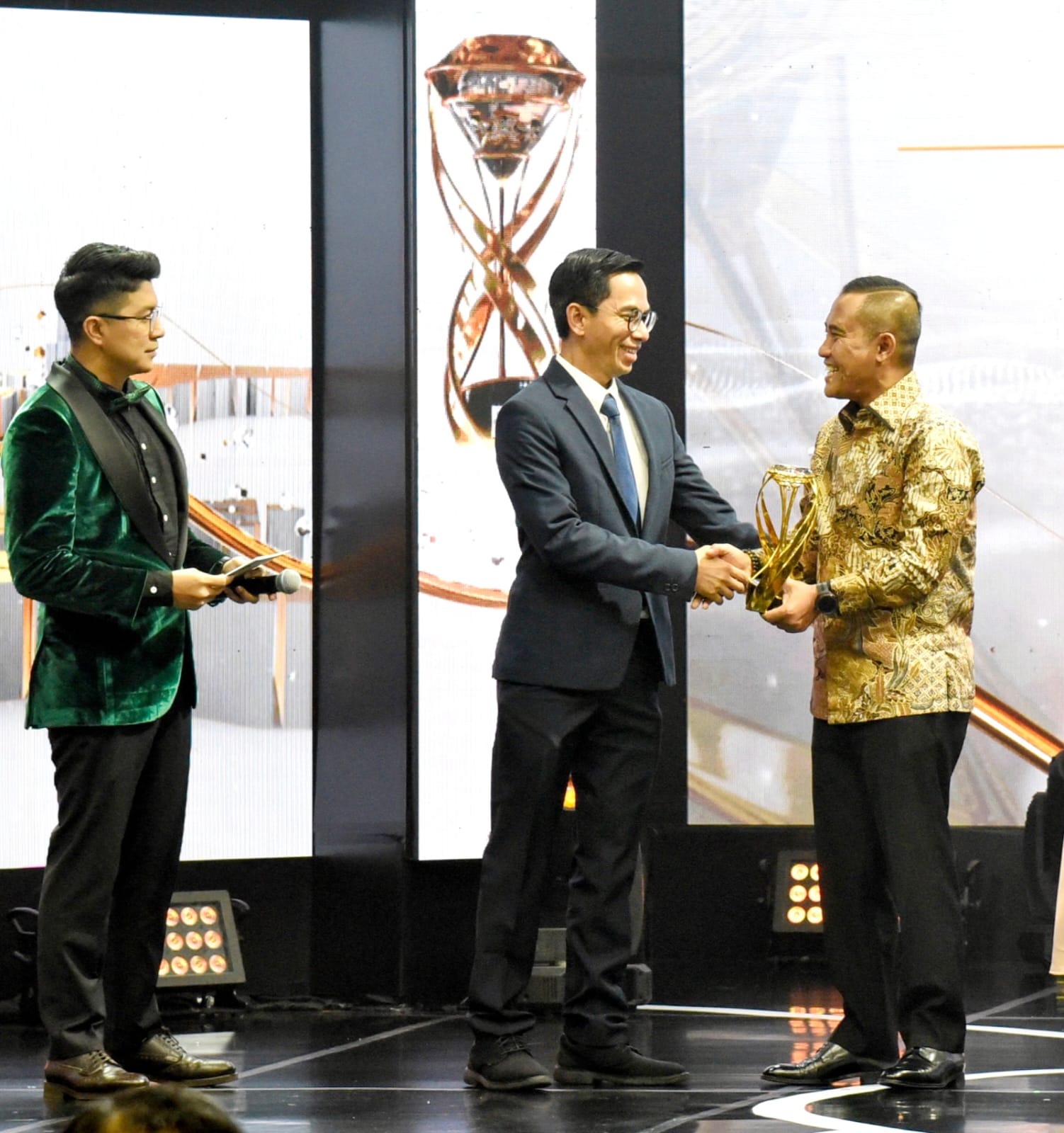 BNPT raih award kolaborasi dan kemitraan di kementerian dan lembaga BNPT raih award kolaborasi dan kemitraan di kementerian dan lembagaÂ