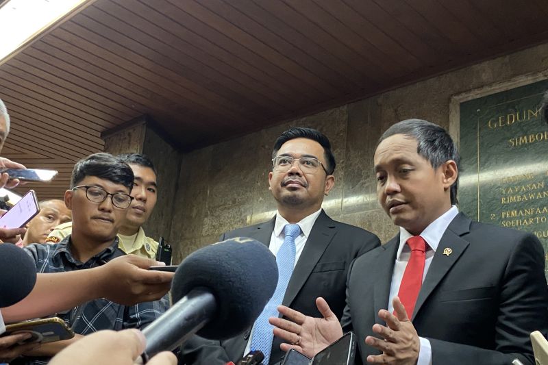 Menhut Raja Juli ajak semua pihak berkolaborasi jaga dan kelola hutan Menhut Raja Juli ajak semua pihak berkolaborasi jaga dan kelola hutan