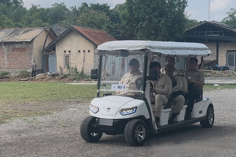 Presiden tinjau Satuan Pelayanan Makan Bergizi di Magelang Presiden tinjau Satuan Pelayanan Makan Bergizi di Magelang