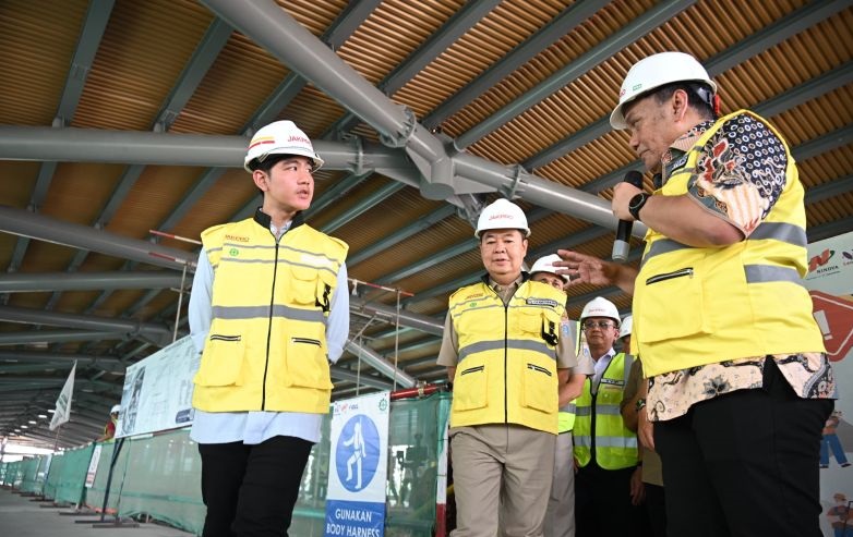 Gibran tinjau pembangunan proyek LRT Fase 1B Gibran tinjau pembangunan proyek LRT Fase 1B