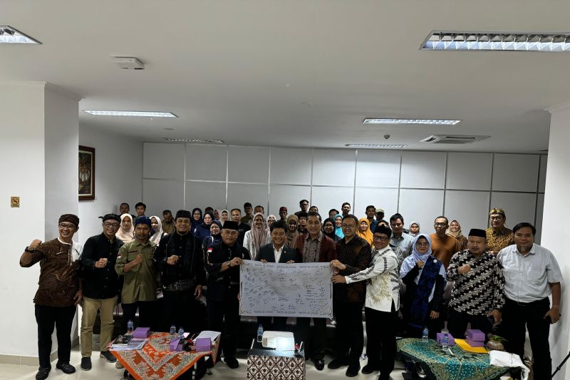 Golok Banten dipromosikan sebagai warisan budaya tak benda UNESCO Golok Banten dipromosikan sebagai warisan budaya tak benda UNESCO