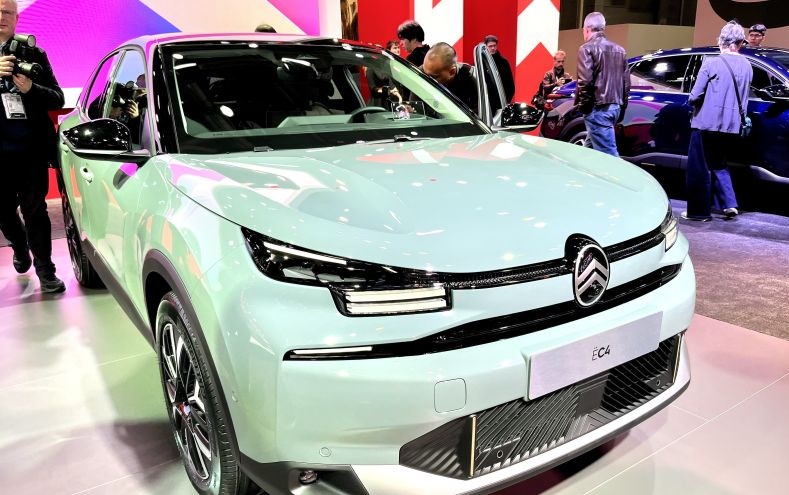 Citroen perkenalkan beragam seri C4 anyar di Paris Motor Show 2024 Citroen perkenalkan beragam seri C4 anyar di Paris Motor Show 2024