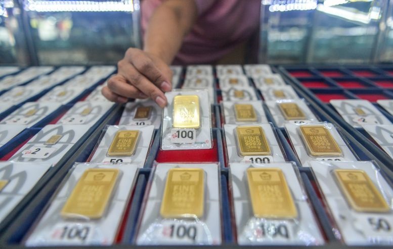 Emas Antam Rabu melonjak Rp11.000 jadi Rp1,521 juta per gram Emas Antam Rabu melonjak Rp11.000 jadi Rp1,521 juta per gram