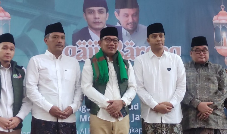 Sambangi Ponpes Al Hamid Jaktim, RIdwan Kamil dapat nasihat dari Gus Kautsar Sambangi Ponpes Al Hamid Jaktim, RIdwan Kamil dapat nasihat dari Gus Kautsar