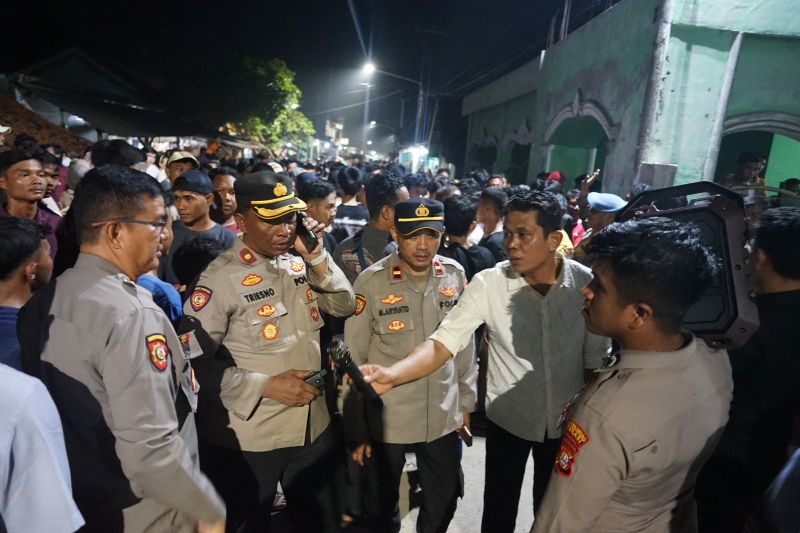 Satu tersangka pelecehan di ponpes Bekasi tewas karena sesak napas Satu tersangka pelecehan di ponpes Bekasi tewas karena sesak napas